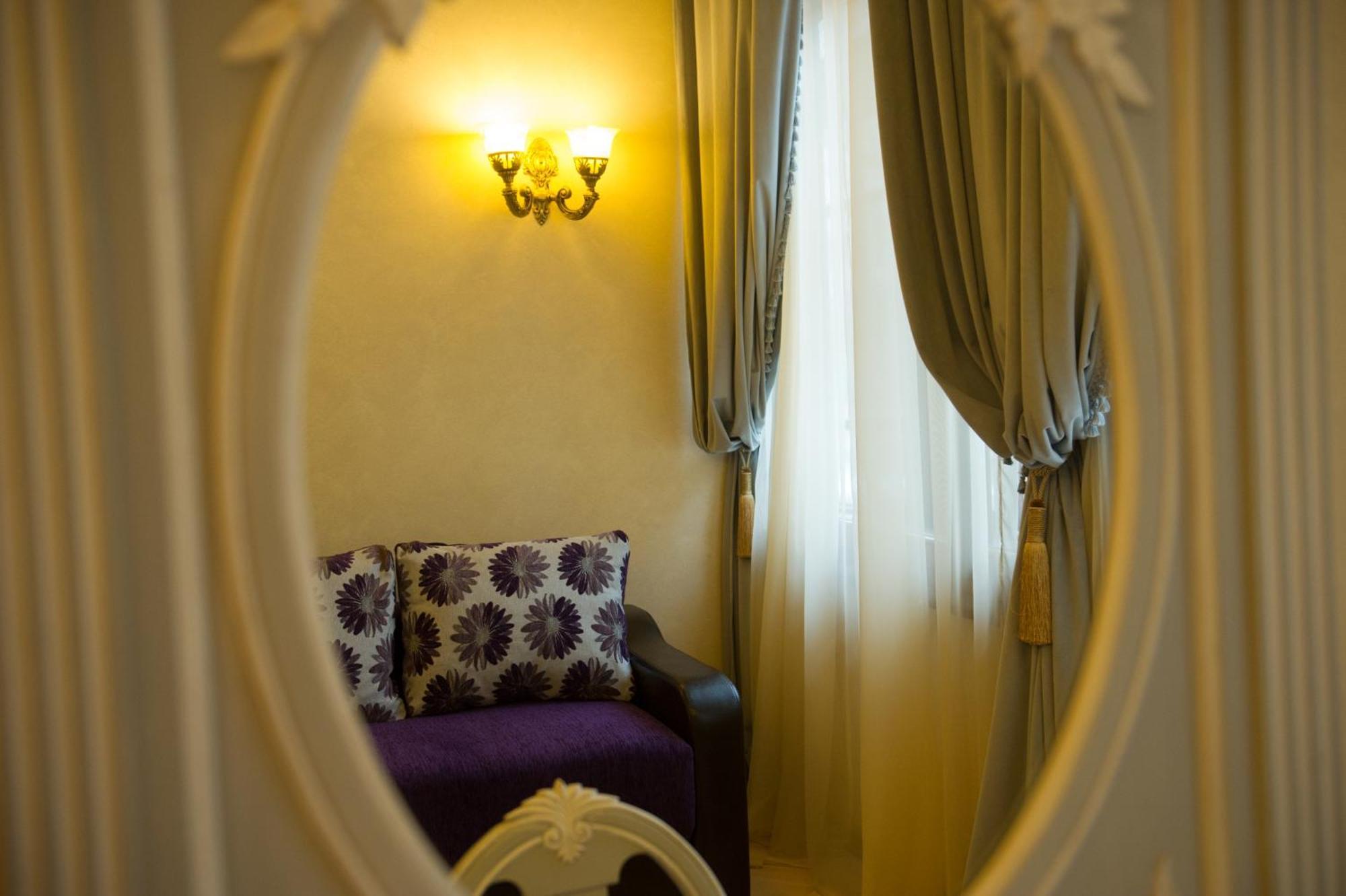 فندق Regal 1880 سِنايا الغرفة الصورة
