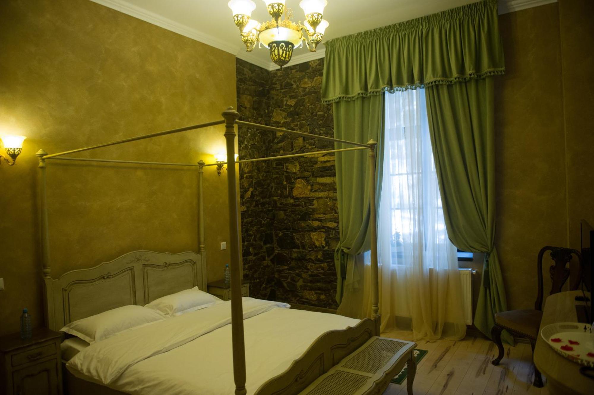 فندق Regal 1880 سِنايا الغرفة الصورة