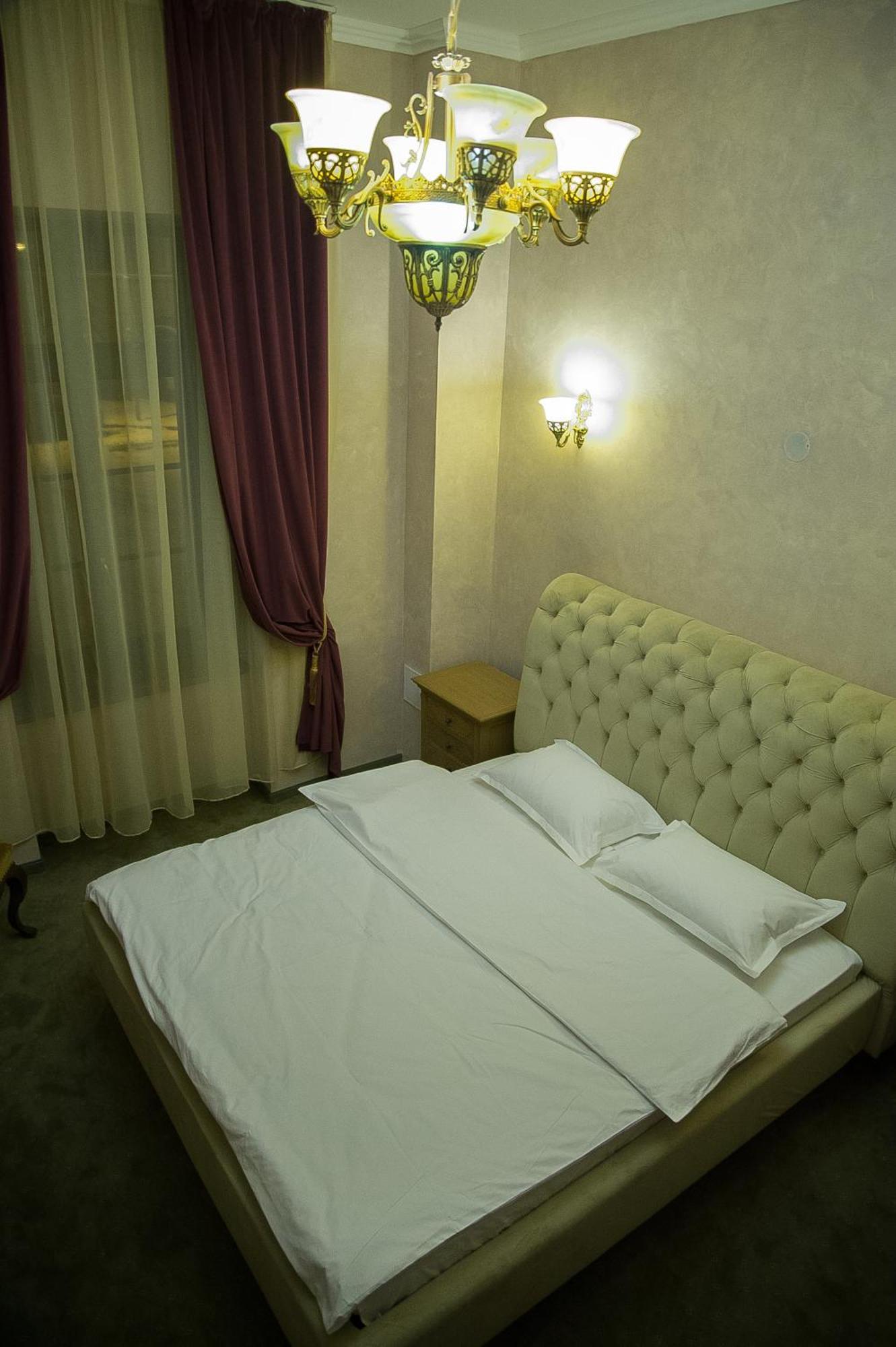 فندق Regal 1880 سِنايا الغرفة الصورة