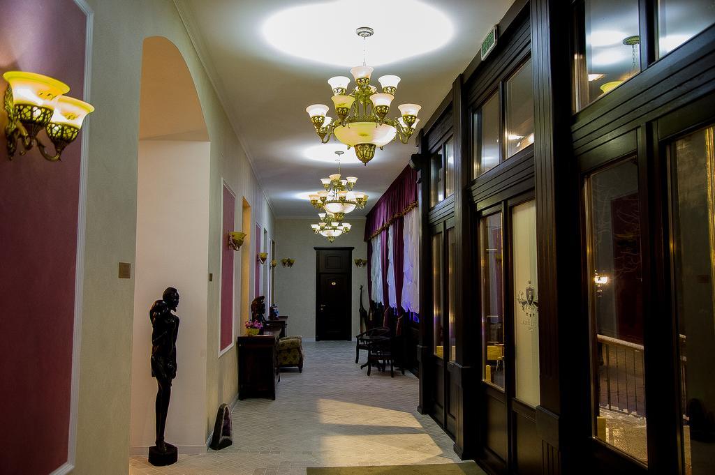 فندق Regal 1880 سِنايا المظهر الخارجي الصورة